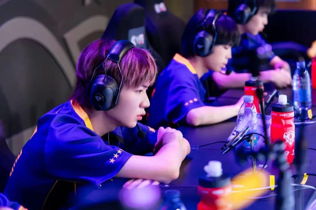 中最年轻的 中最年轻的